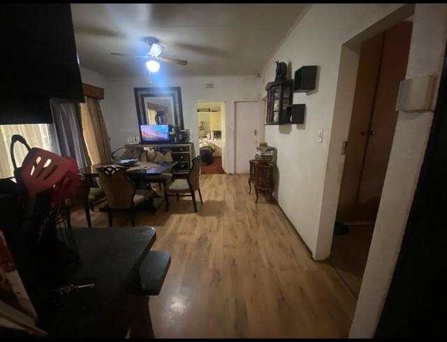 5 BEDROOM HOUSE FOR SALE IN CRYSTAL PARK